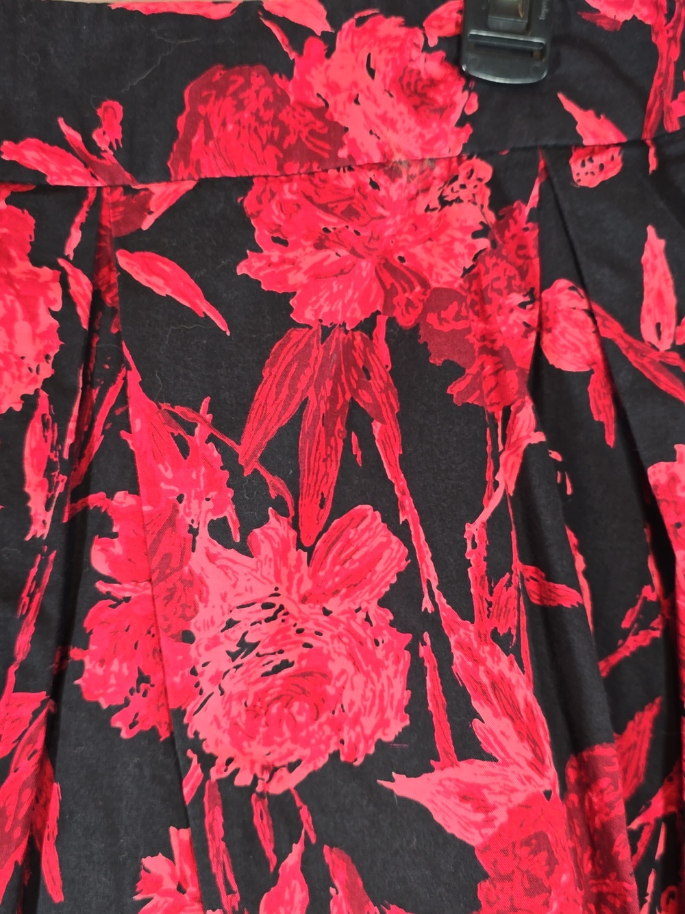 New York & Company Black Skater Skirt with Red Floral Print Size 8 - Picture 6 of 11